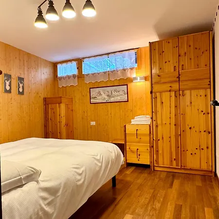 La Maison Des Amis קורמאיור