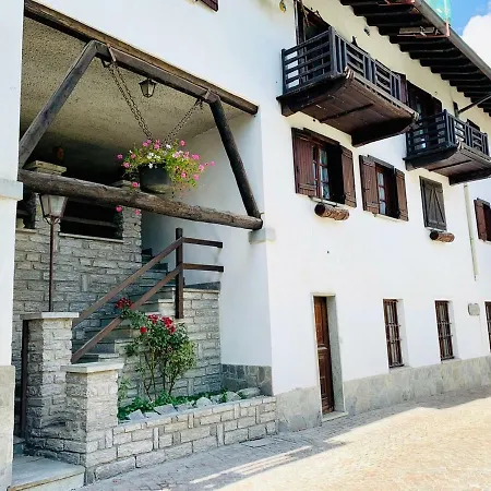 La Maison Des Amis Apartment *