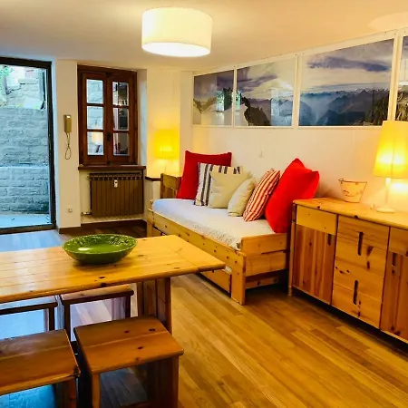 La Maison Des Amis Apartment